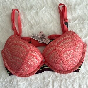 32D Victoria's Secret Very Sexy Lightly Lined Plunge Bra